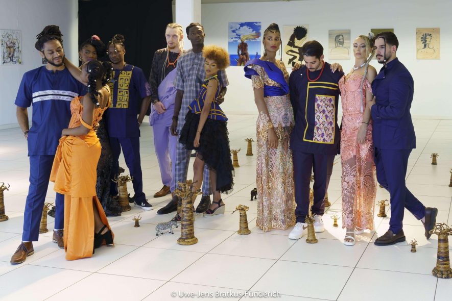 Fashion show avec des bijoux africains