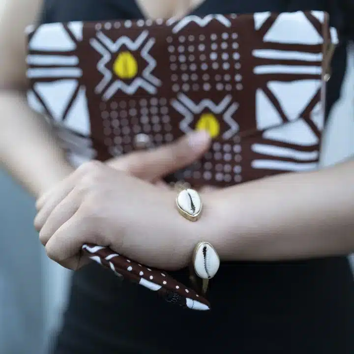 afrikanische schmuck africa jewelry bijou bronze cauri seashell