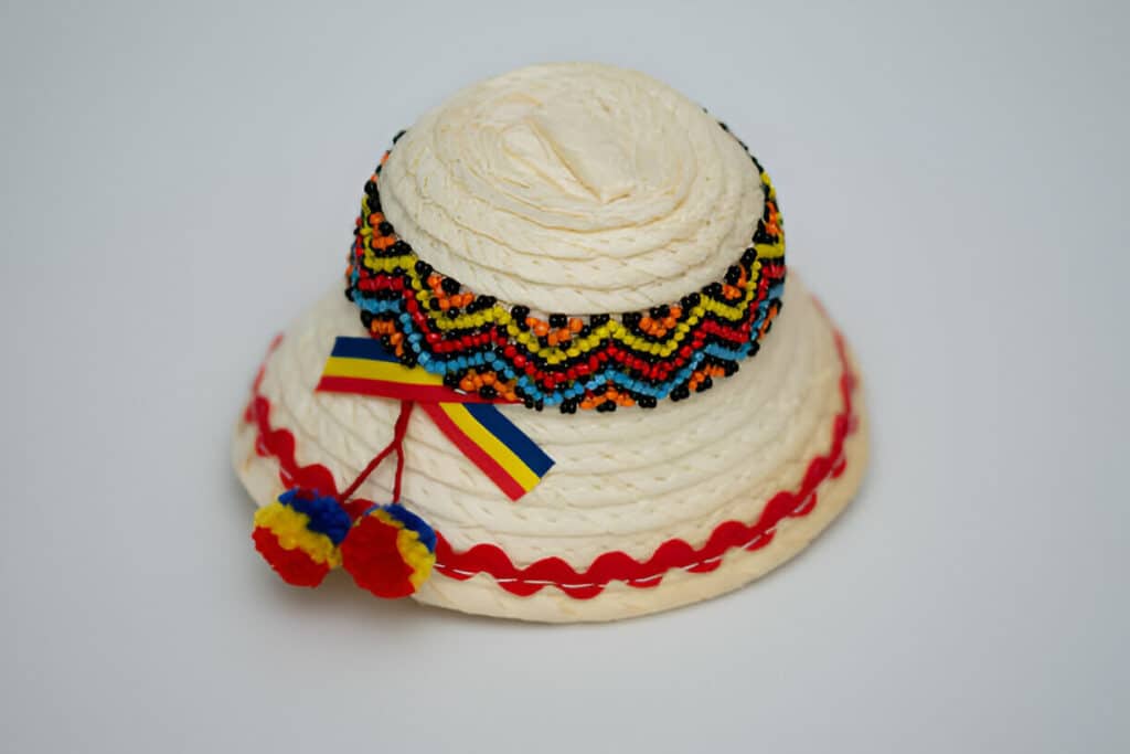 tchamako chapeau tchamako hat tchamako-hut